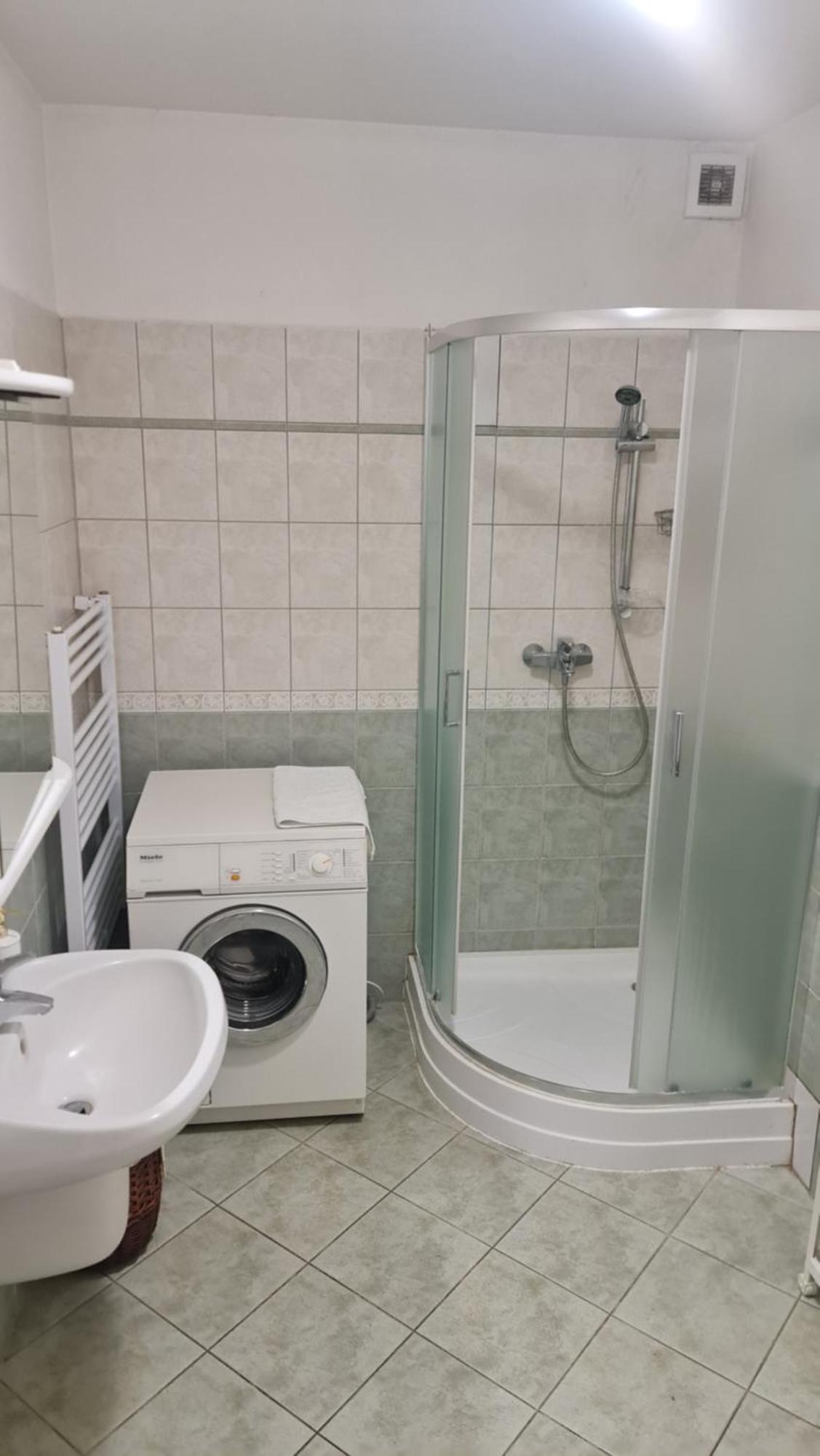 Tulipan Apartman Seghedin Exterior foto