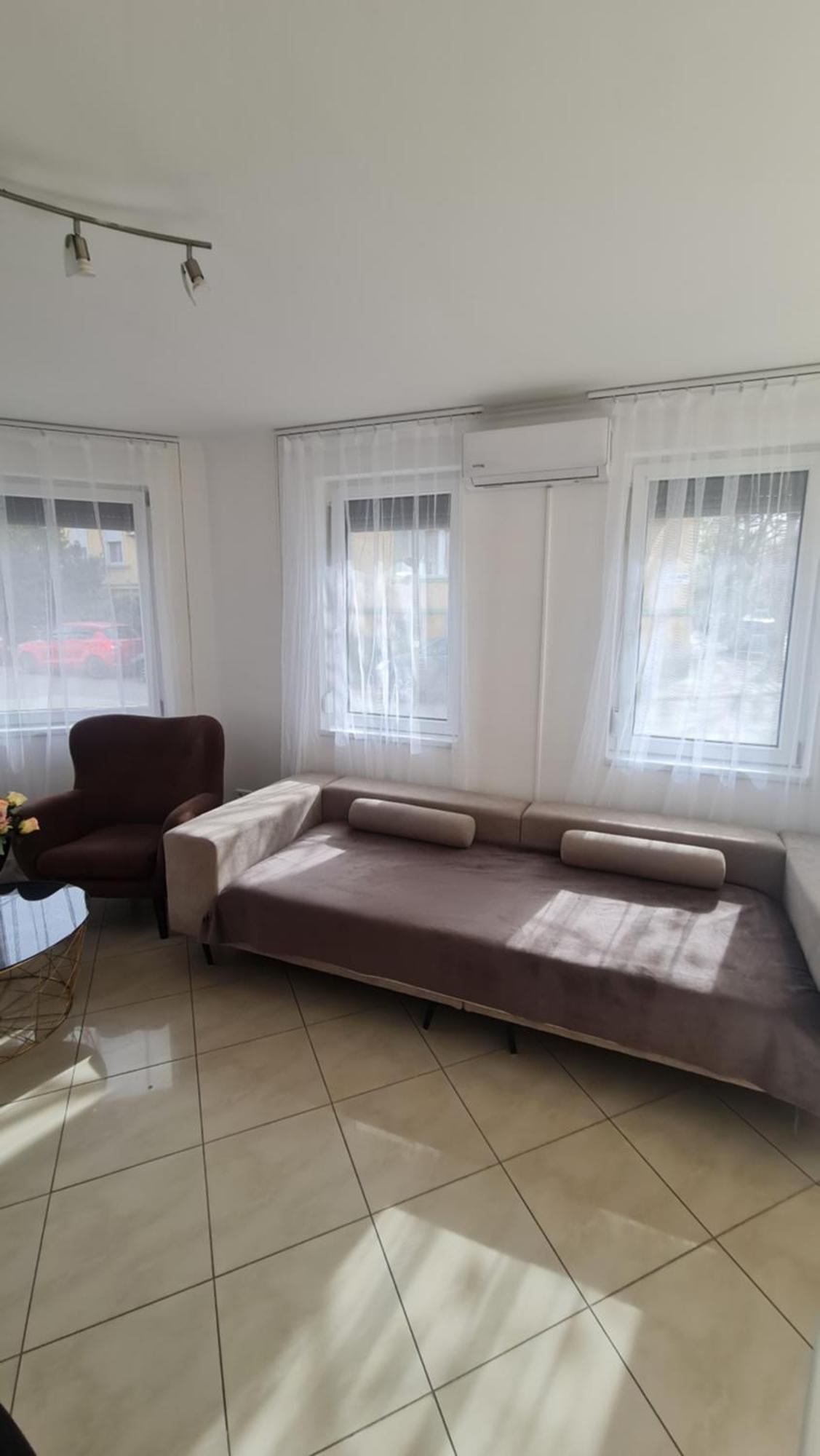Tulipan Apartman Seghedin Exterior foto